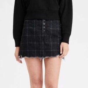 NWT AE Super Hi-Rise Festival Skirt Black Denim Destroyed Button Fly Sz 00 S